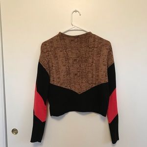 Crop sweater with cork pattern